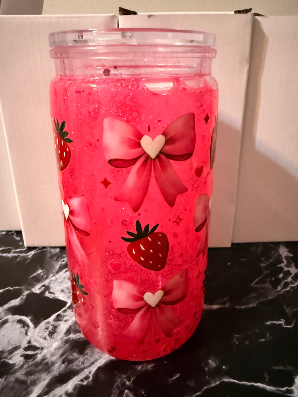 💖🍓 Hot Pink Strawberry and Bows Glitter Tumbler