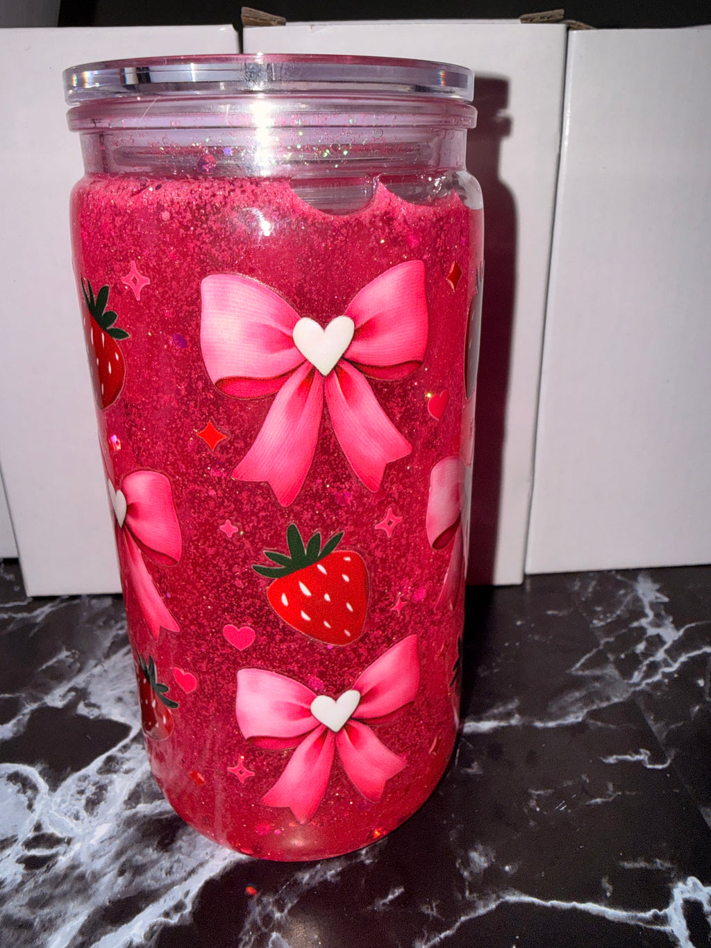 💖🍓 Hot Pink Strawberry and Bows Glitter Tumbler