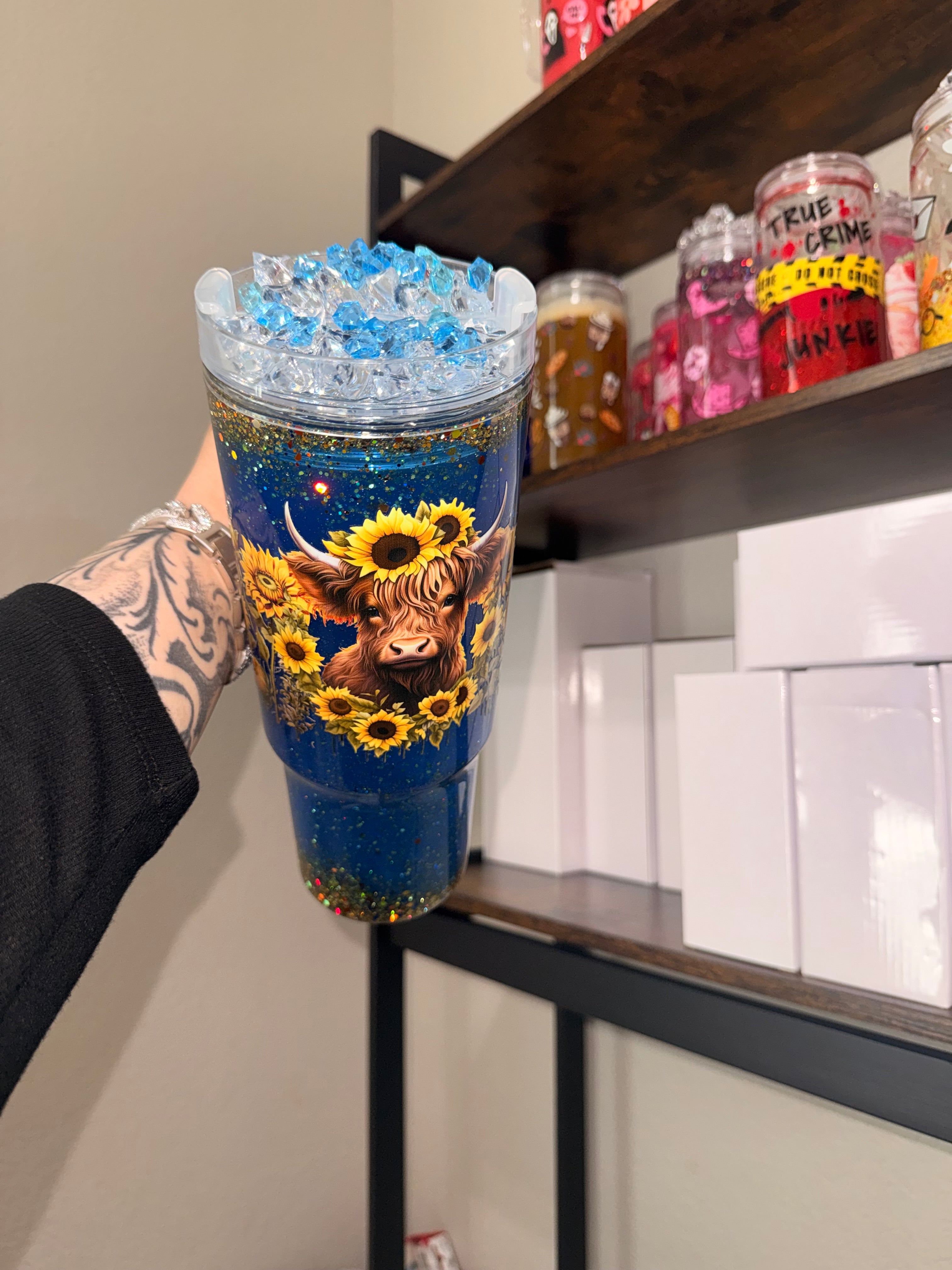 ✨ 40 oz Royal Blue Highland Cow Tumbler ✨